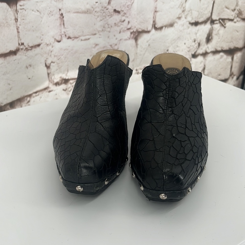 Salpy Handcrafted Leather Clogs, Size 7.5 - Picture 2 of 6